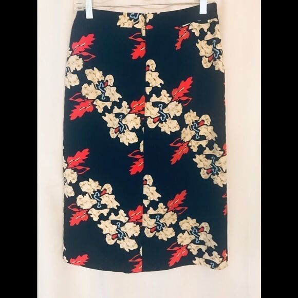 Topshop floral skirt with front pleat - Picture 3 of 4